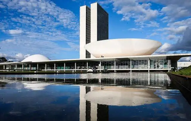 Metade dos municípios tem contas no vermelho