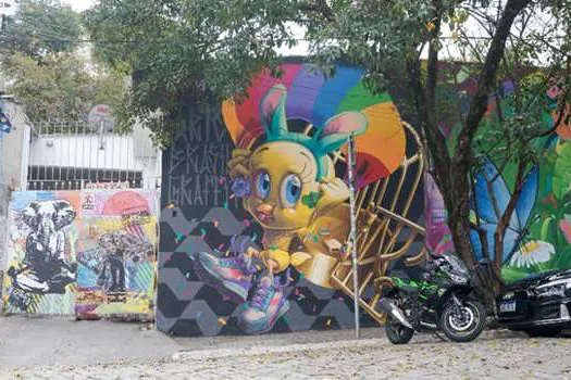 Graffiti celebrativo aos 80 anos do Piu-Piu é inaugurado em São Paulo