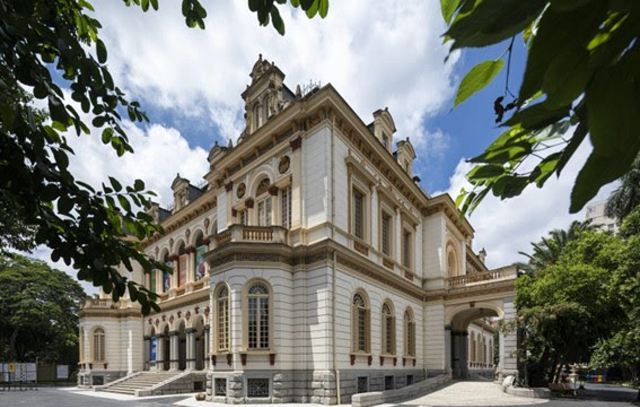 Instituto CCR e ViaMobilidade levam crianças para conhecer o Museu das Favelas