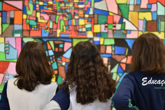 Mural de Arte estimula criatividade dos alunos de Ribeirão Pires