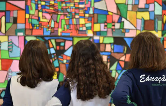 Mural de Arte estimula criatividade dos alunos de Ribeirão Pires