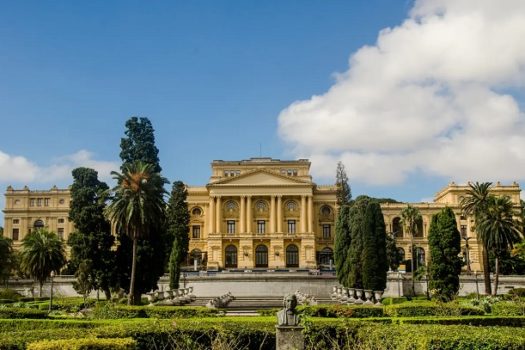 Um ano após reabertura, Museu do Ipiranga aquece entorno e atrai gangue da bicicleta