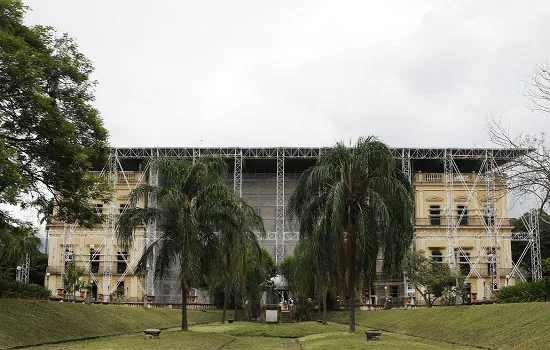 Museu Nacional começa restauração das fachadas e telhados