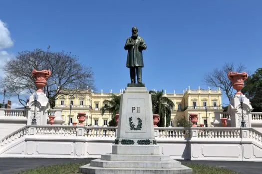 Aos 205 anos, Museu Nacional busca preservar missão educativa