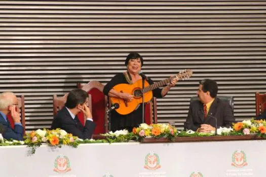 Prêmio Inezita Barroso homenageia Marília Mendonça e Rolando Boldrin