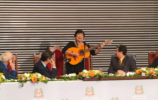 Prêmio Inezita Barroso homenageia Marília Mendonça e Rolando Boldrin