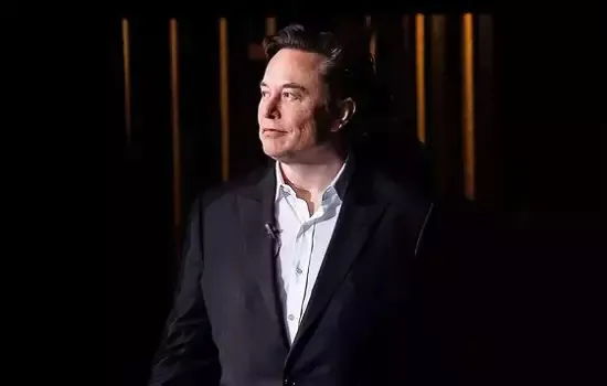 Elon Musk reitera comprometimento com compra do Twitter