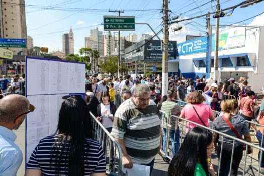 Mutirão de Emprego atrai mais de 1.500 pessoas no Dia do Trabalho em São Bernardo