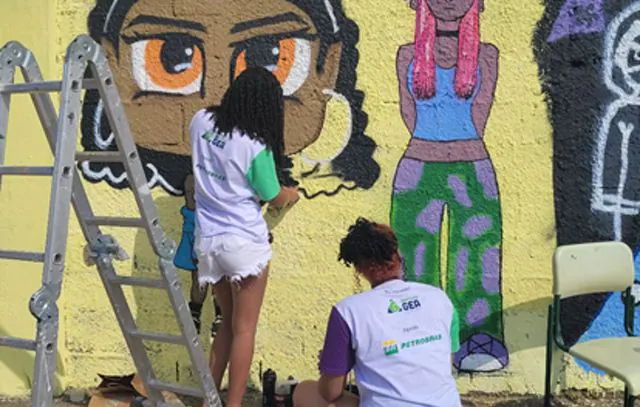 Projeto Jovens Caminhos realiza mutirão de grafite no Beco Cultural