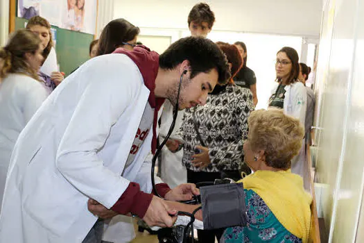 Alunos da MedABC organizam mutirão de atendimentos na 16ª Feira de Saúde