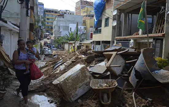 Principal suspeito de vender prédios que caíram no Rio é preso em Pernambuco