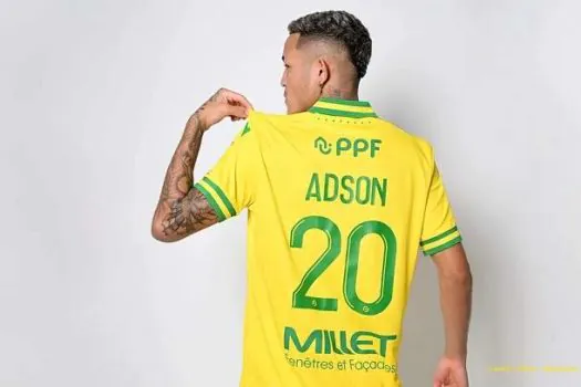 Nantes anuncia a contratação de Adson, ex-Corinthians