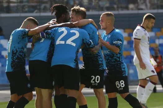 Napoli goleia o Torino e mantém liderança tranquila no Campeonato Italiano