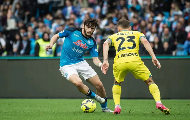 Napoli vence e deixa Inter com vaga na Liga dos Campeões ameaçada