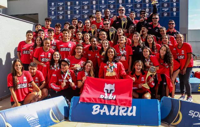 Natação do Sesi-SP é tetracampeã no Paulista Juvenil de Inverno