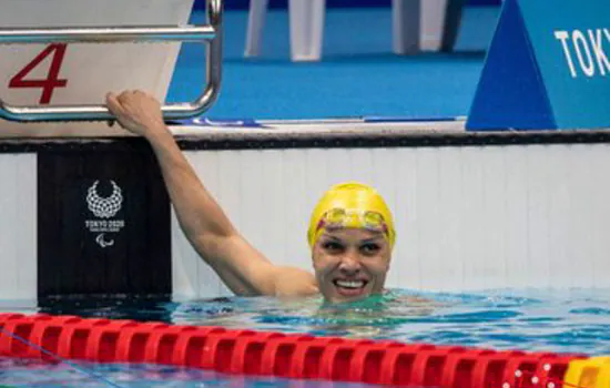 Paralimpíada: Carol Santiago é ouro e Cecília Araújo prata na natação