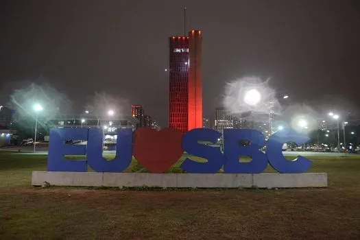 Paço de São Bernardo recebe iluminação especial para festividades de Natal