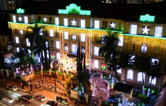 Arquidiocesano abre premiada iluminação de Natal para visitação gratuita