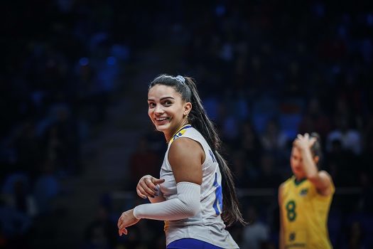 Com estreantes motivadas, seleção feminina enfrenta Argentina no Campeonato Mundial