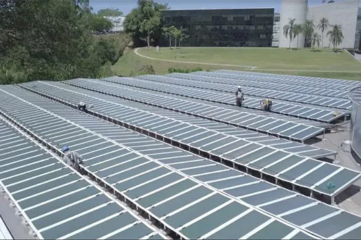 Natura conclui maior instalação de painéis solares orgânicos do mundo