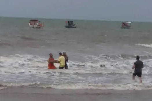 Duas turistas morrem em naufrágio de catamarã em Maragogi (AL)