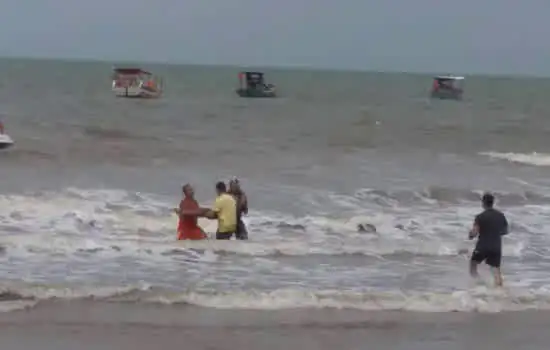 Duas turistas morrem em naufrágio de catamarã em Maragogi (AL)