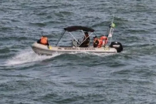 Barco naufraga em Santa Catarina após ciclone no Sul; Marinha busca desaparecidos