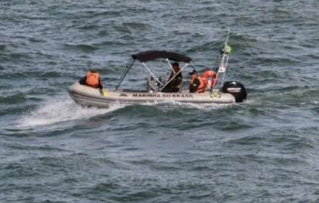 Barco naufraga em Santa Catarina após ciclone no Sul; Marinha busca desaparecidos