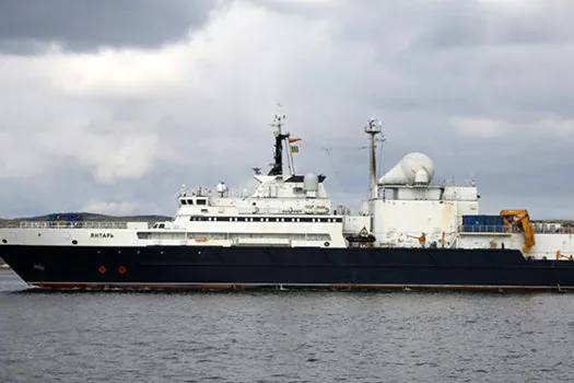 Navio russo suspeito de espionagem coloca Marinha Brasileira em alerta_x000D_