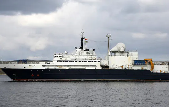 Navio russo suspeito de espionagem coloca Marinha Brasileira em alerta_x000D_