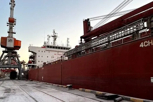 Mais dois navios, com soja e óleo de girassol, deixam a Ucrânia