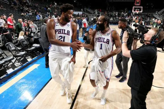 76ers conseguem virada no fim e quebram sequência de 16 vitórias dos Bucks na NBA