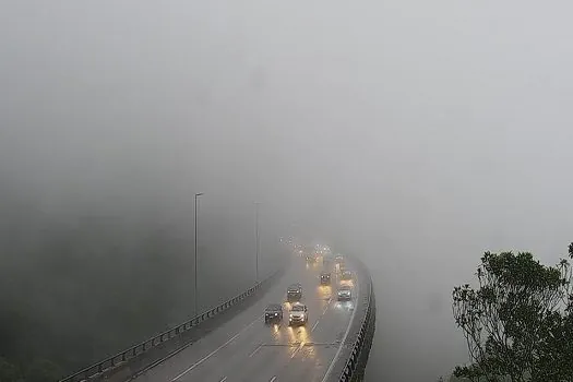 ARTESP e Concessionárias intensificam alertas aos motoristas sobre direção durante neblina