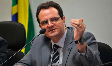 Barbosa defende no Senado que ajuste corrige impostos existentes