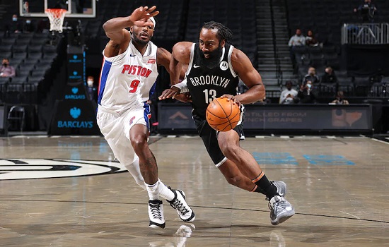 Com show de James Harden