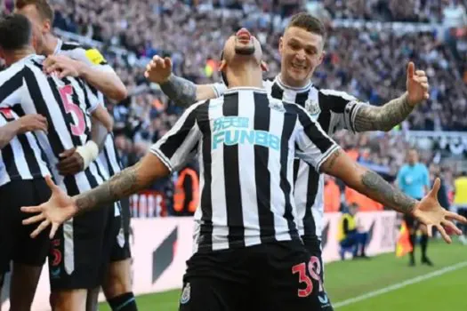 Newcastle derrota Manchester United e sobe para o 3º lugar do Campeonato Inglês