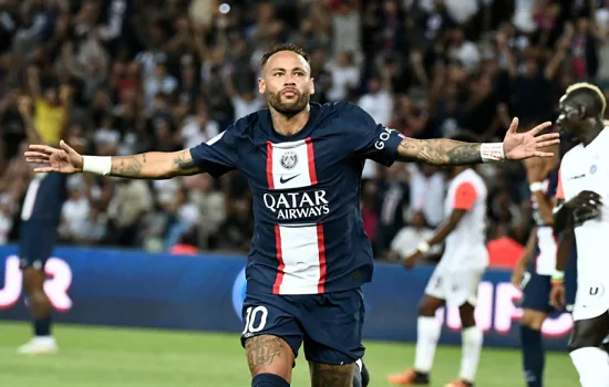 Neymar soma 100 jogos pelo PSG no Francês e jornal cita “números impressionantes”