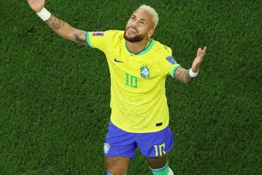 Neymar elogia jogo coletivo da seleção e agradece carinho da torcida