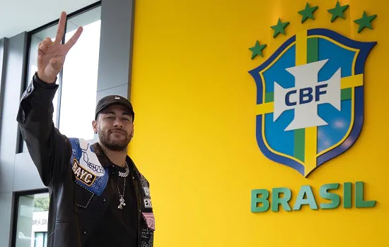 Neymar se apresenta e seleção brasileira só aguarda Everson para ficar completa