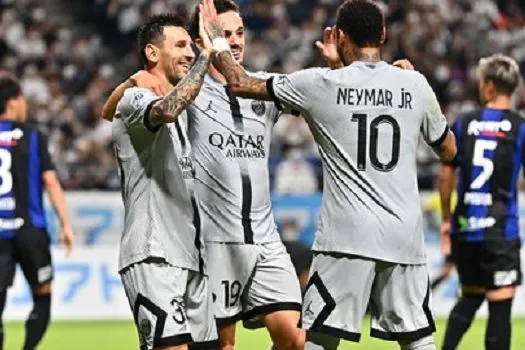 Neymar mostra entrosamento com Messi, faz dois e dá assistência em goleada do PSG