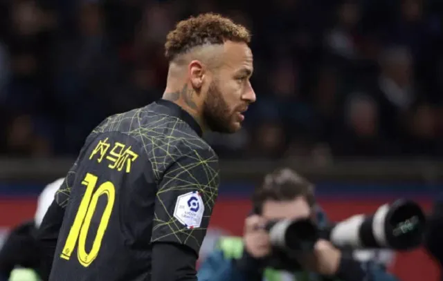 Neymar tem fadiga muscular e desfalca PSG em jogo do Campeonato Francês