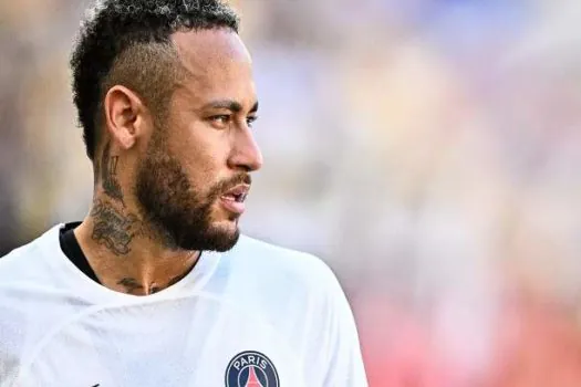 Neymar se acerta com Al-Hilal e ganhará R$ 861 milhões em 2 anos, diz jornal