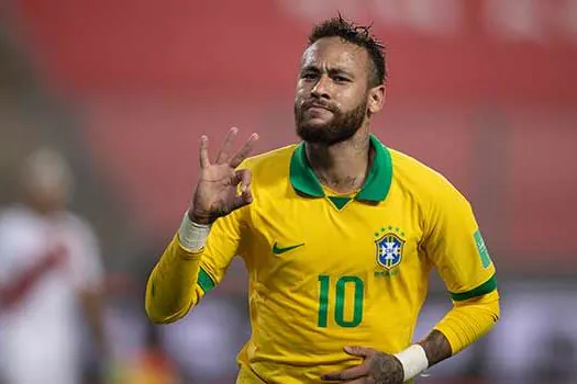 Com 3 gols de Neymar, Brasil vence Peru de virada