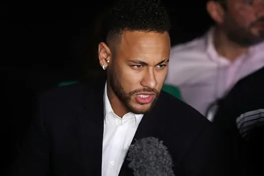 Nike diz que rompeu patrocínio com Neymar por recusa em cooperar com investigação