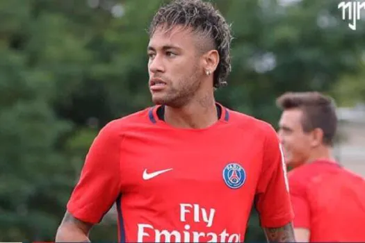 ”Me sinto bem, mas não sei quando volto a jogar”, diz Neymar