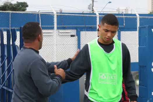 Nickolas destaca participação no profissional do EC São Bernardo