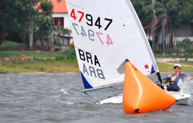 Velejador Nicolas Bernal sonha com vaga no Pan-Americano