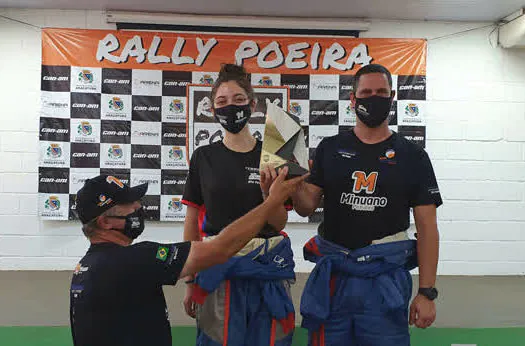 Nicole Piano, aos 15 anos, é Campeã Brasileira de Rally Baja na UTV Start