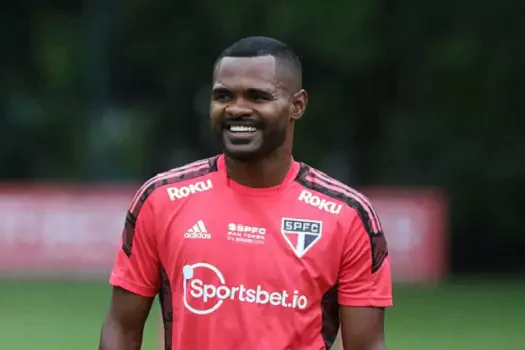 Nikão trabalha com elenco do São Paulo de olho em duelo da Copa do Brasil