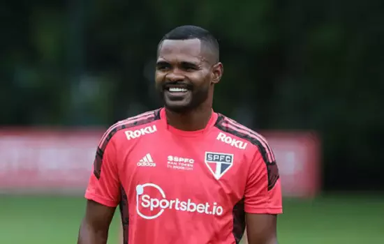 Nikão trabalha com elenco do São Paulo de olho em duelo da Copa do Brasil